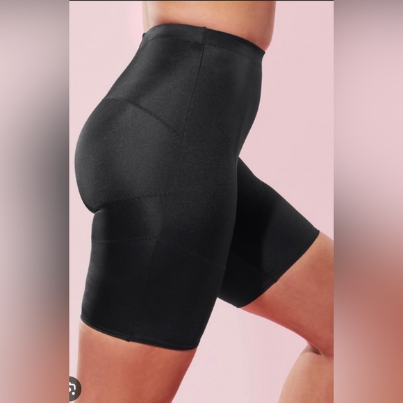 Yitty: Athleisure Shapeware -High Waist Shaping Shorts in Black. - Picture 6 of 13